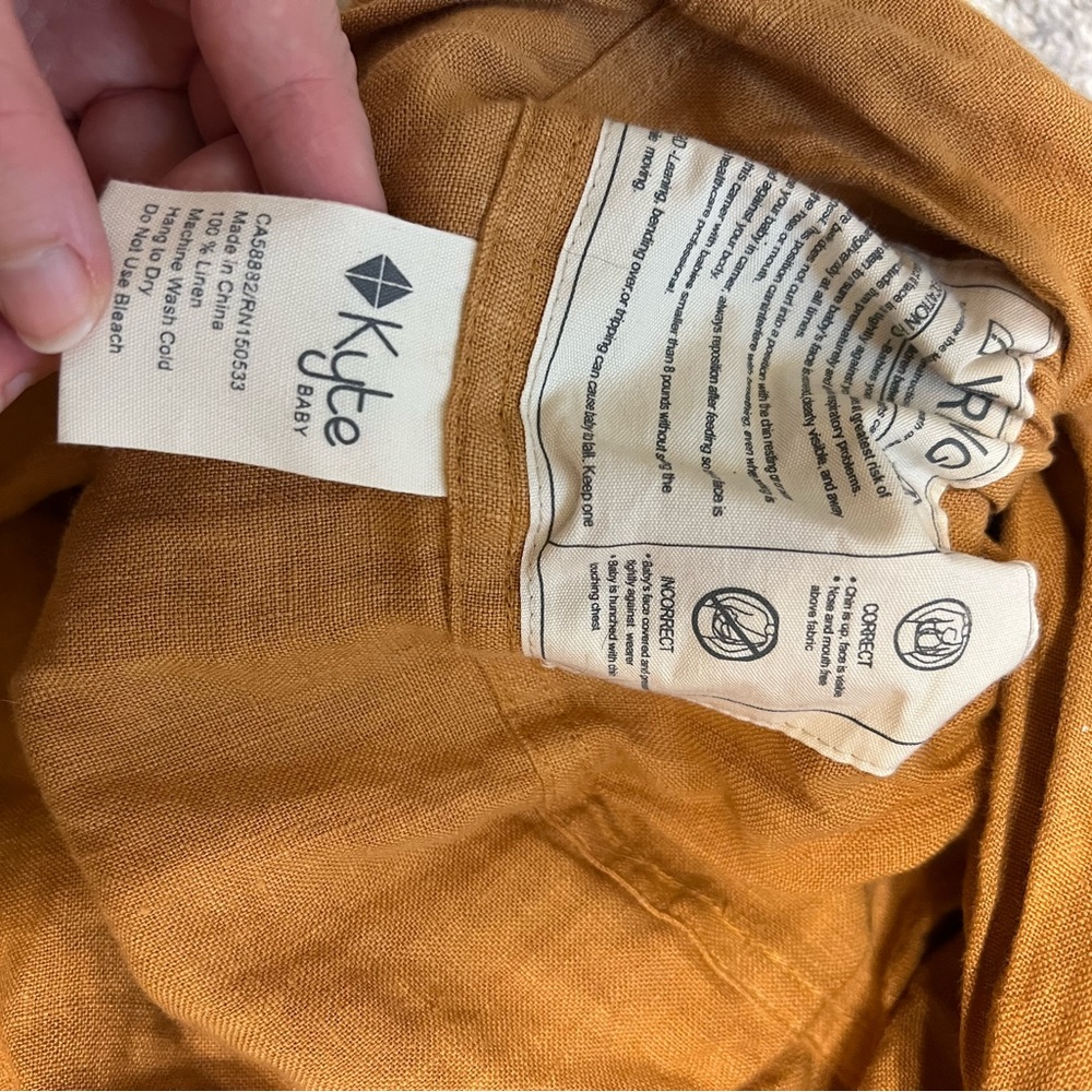 Kyte Linen Rust Orange ring sling - Picture 4 of 4